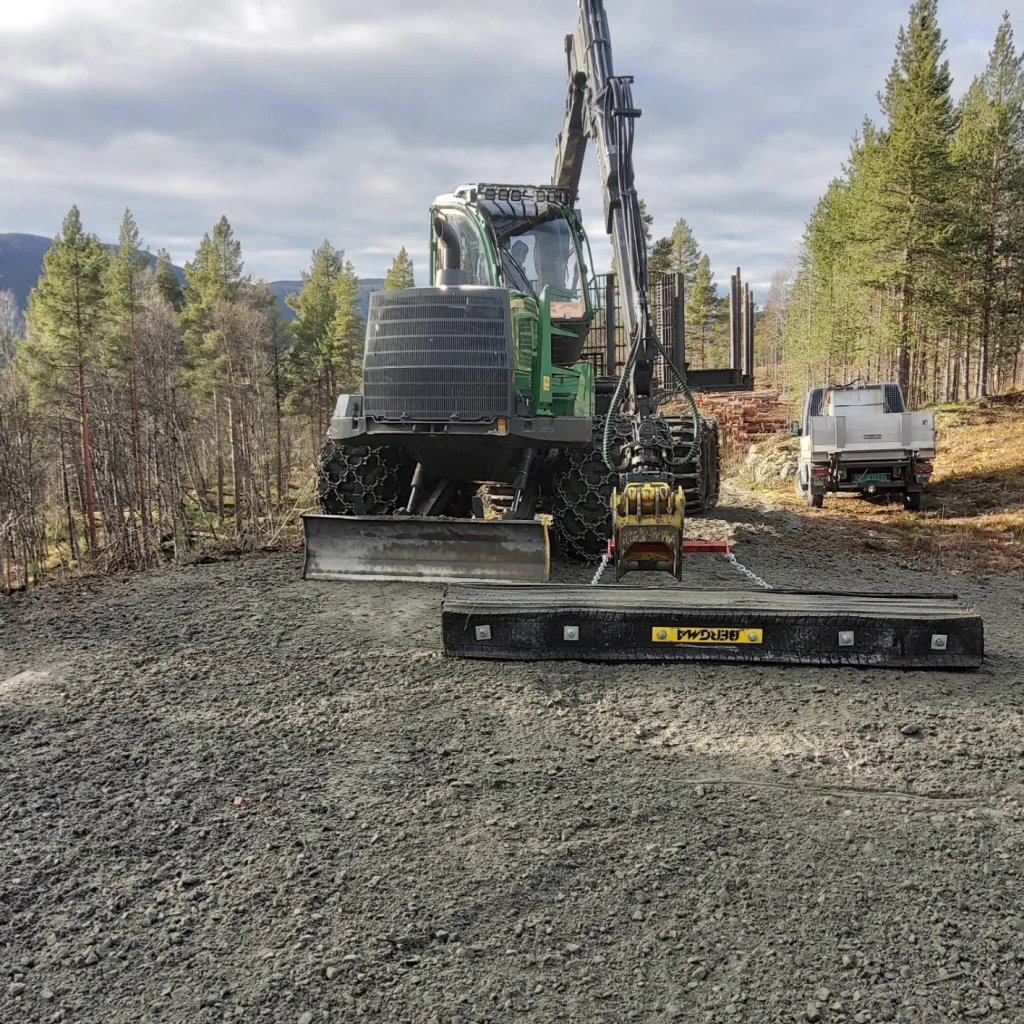 Skogsmatte 3000 mm med kranfeste m / hardox