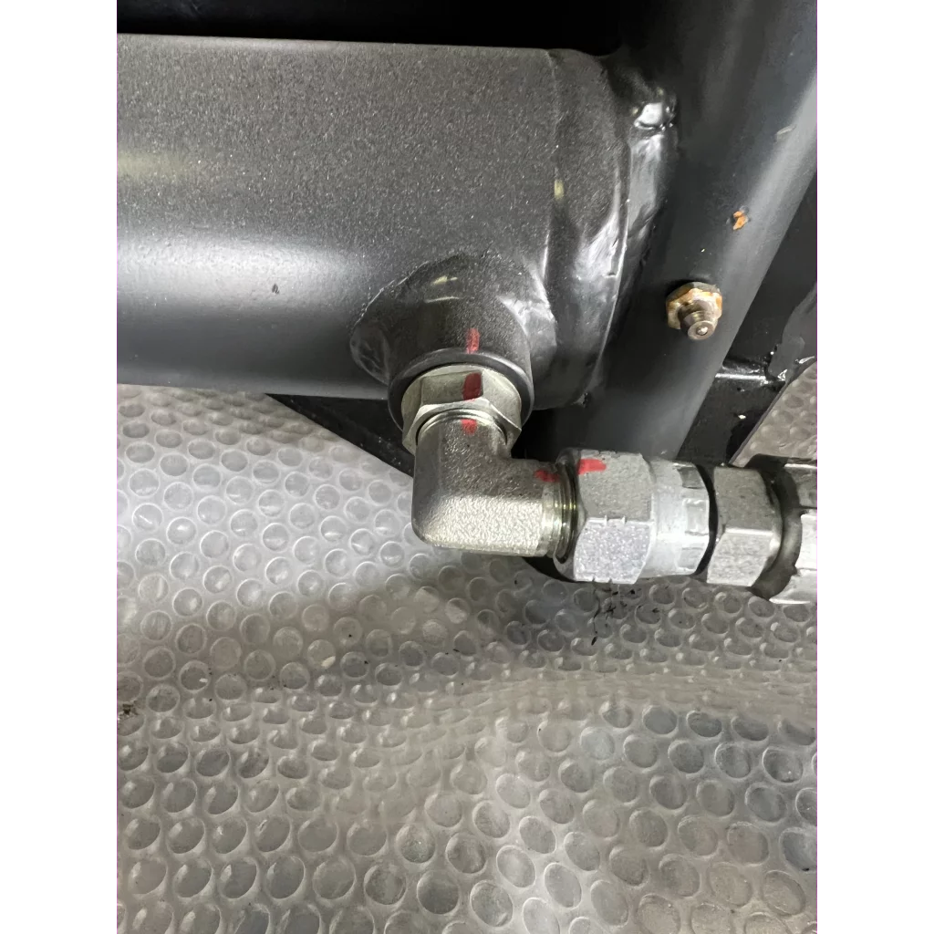 90 GRADER FITTING FOR SYLINDER TIL GRIPEKLO